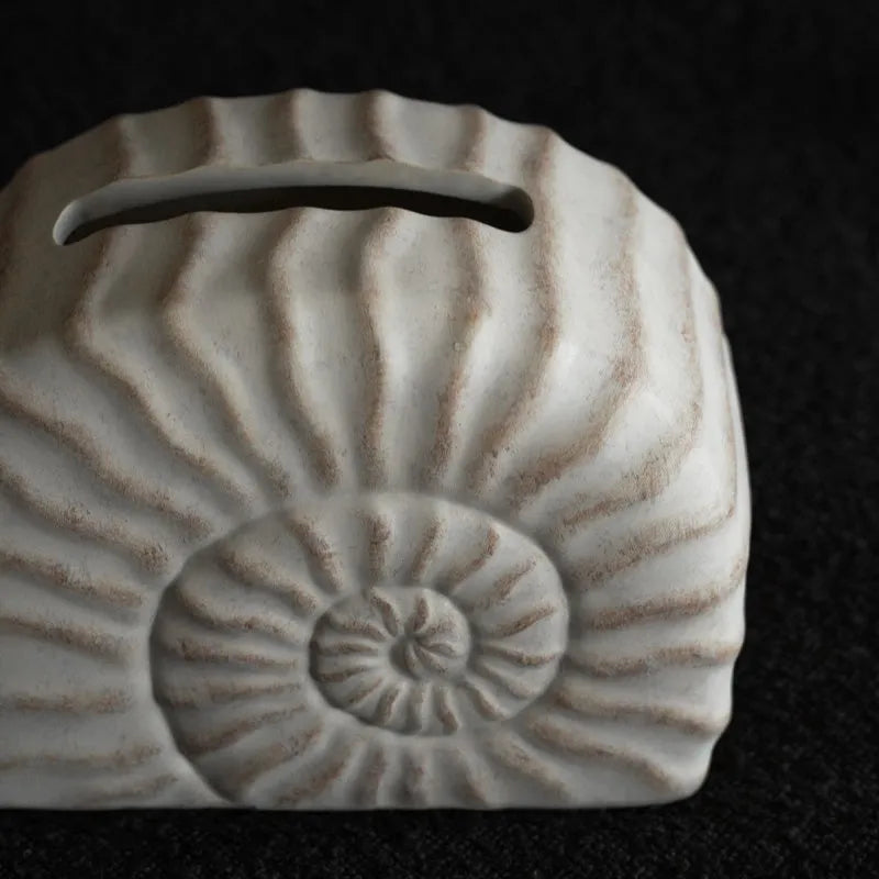 Conch Ramble coloured resin decorative tissue box cover with modern simplicity design