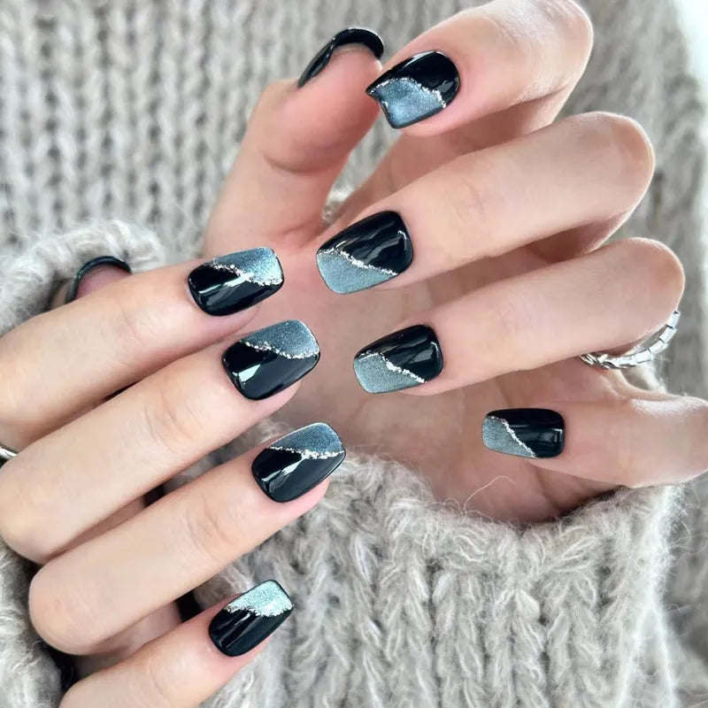 Sweet Girl fake nails in assorted colours with classic round shape for short natural nails