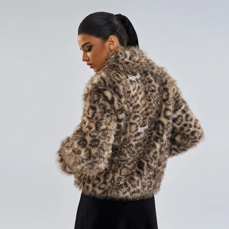 Leopard print women's coat with buckle lapel detail and regular sleeves