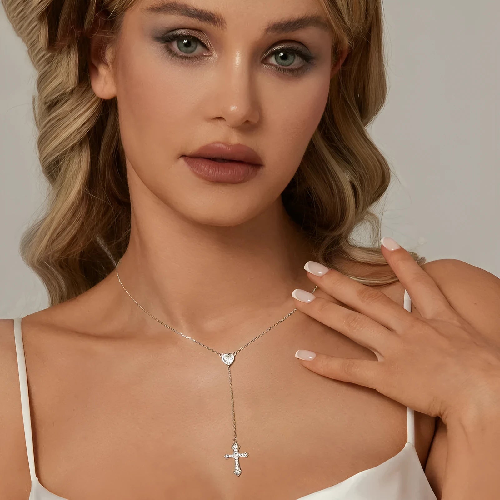 Simple V-neck love cross pendant necklace in 925 silver with O-ring chain, colour BSN384