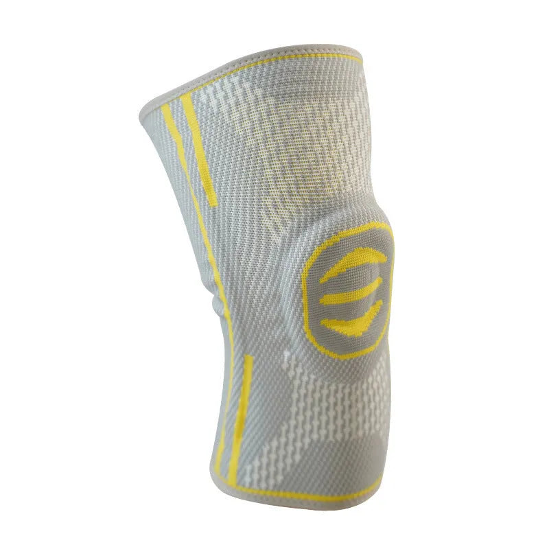 Cotton mountaineering knee pads in green colour with kneecap protective design