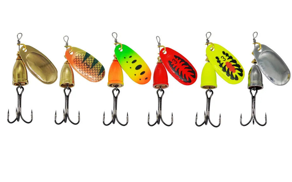 3# size metal fishing lure with a rotating sequin blade and a copper bell component in one of seven colour options.