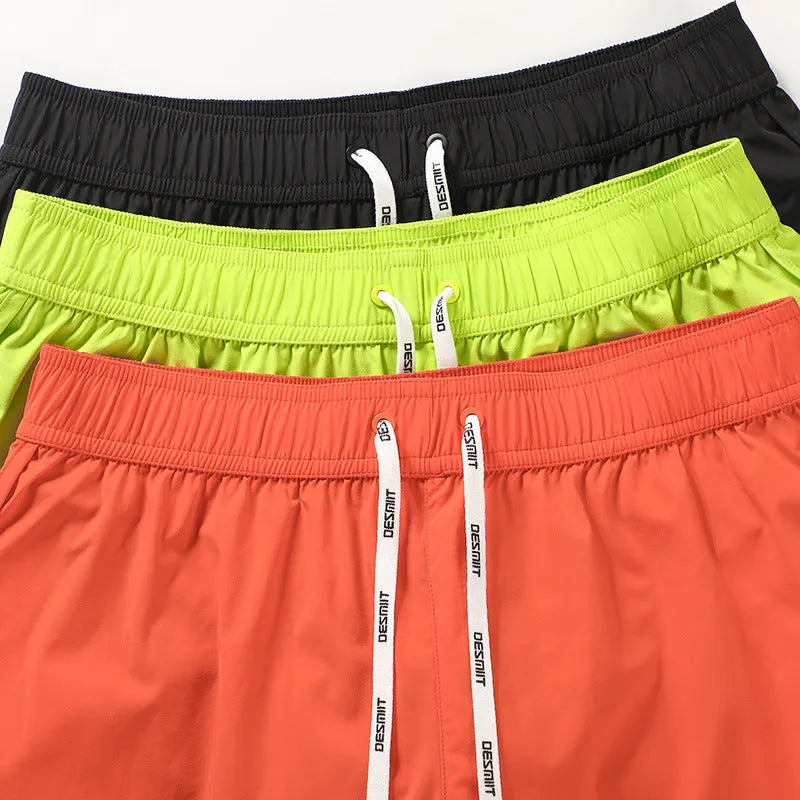 Men's loose fit surf shorts in polyester with micro elasticity for beach and swimming
