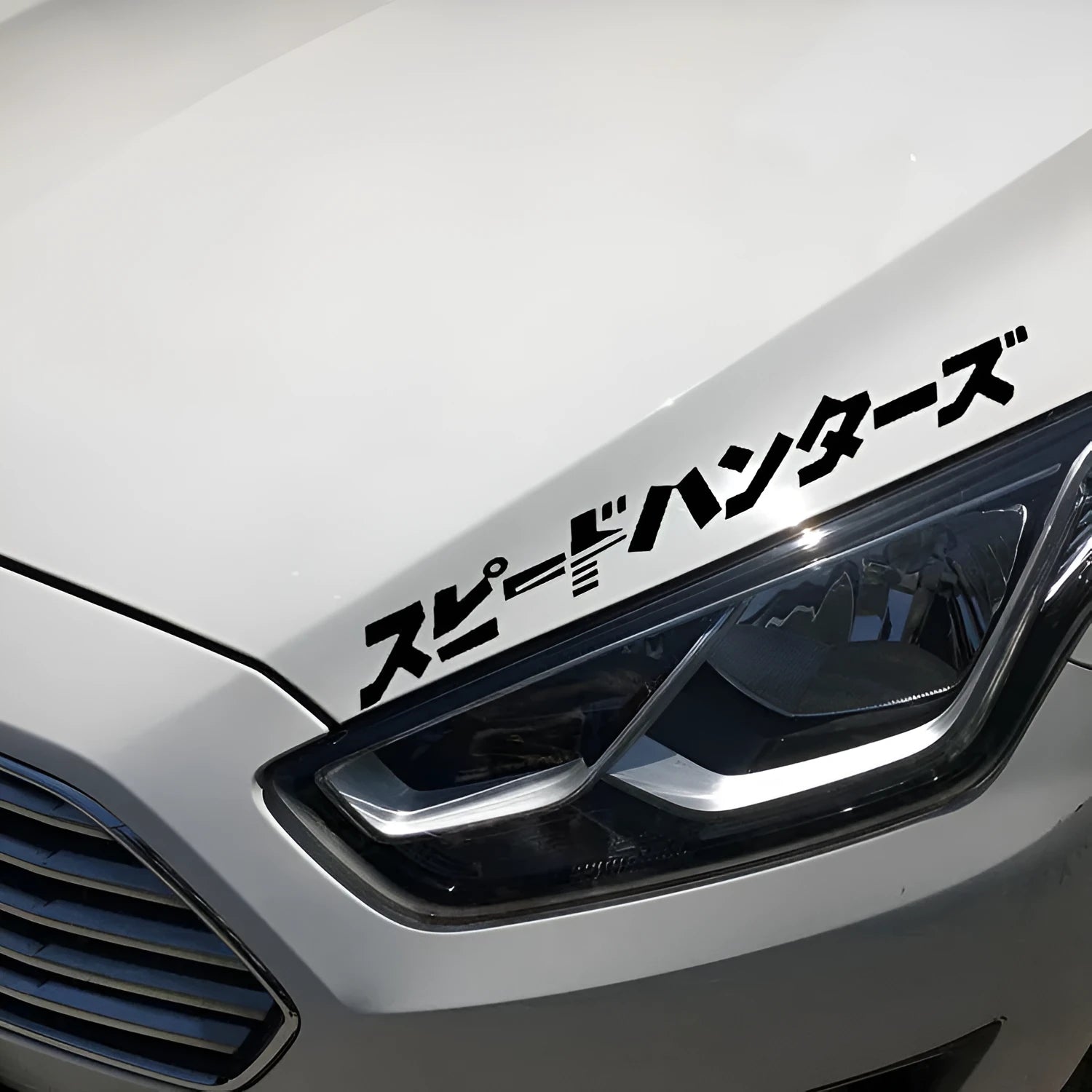 35x35cm reflective Japanese car sticker in black and white colours on vehicle surface