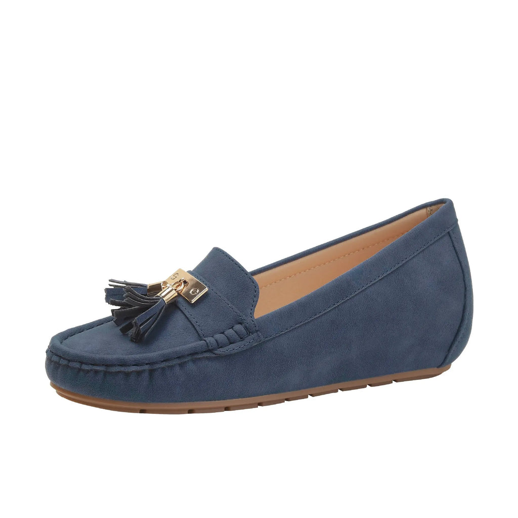 Nude casual work shoes with round toe and mid heel on a white background.