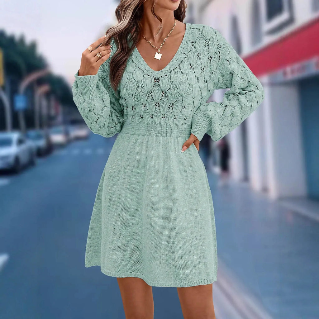 Women's artistic retro V-neck long sleeve beach dress in an ethnic style with a 3D pattern.