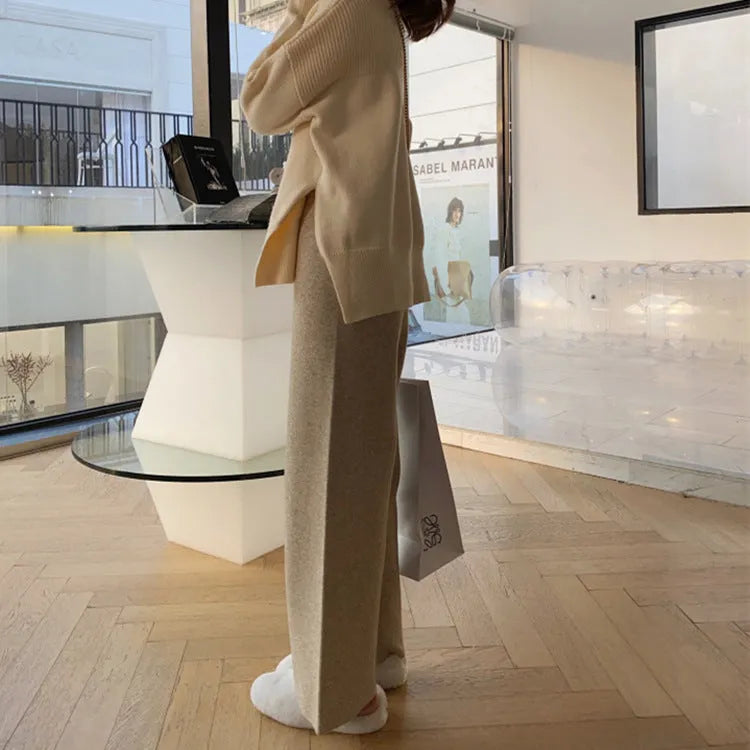 Women's high-waist wide-leg knitted trousers in black winter casual style
