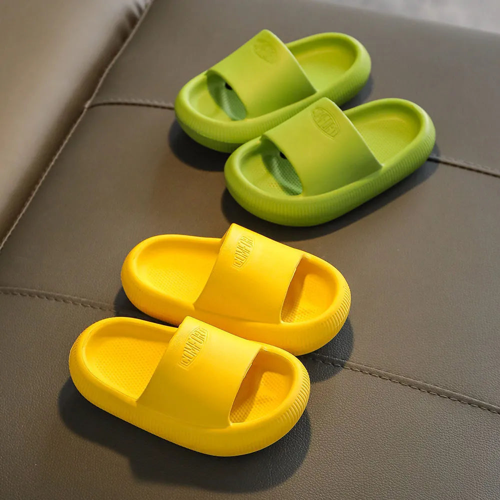 Children's EVA foam slippers in bright colours with non-slip soles