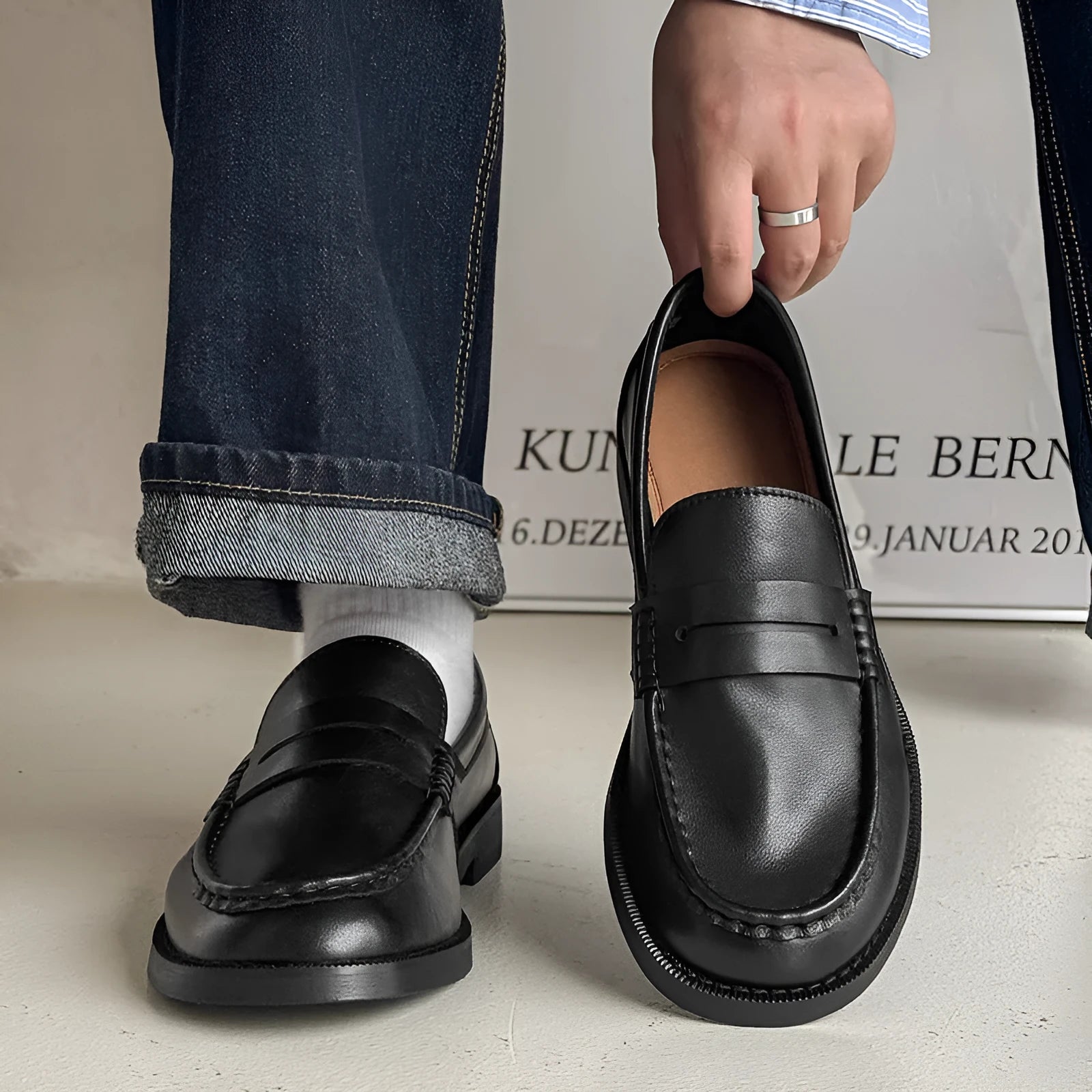 Men's slip-on casual shoes in retro business style with microfiber upper and rubber sole