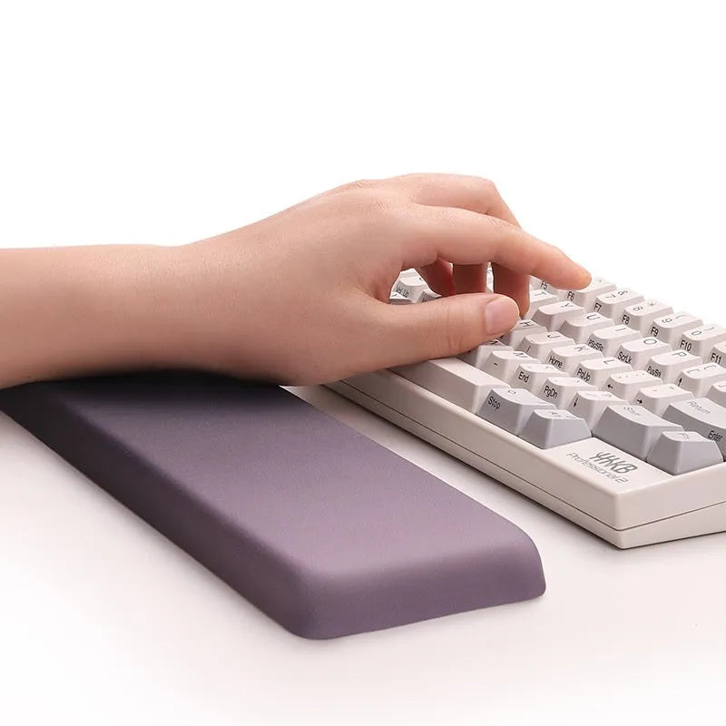 Square silica gel wrist rest mouse pad with cloth surface measuring 250mm by 180mm